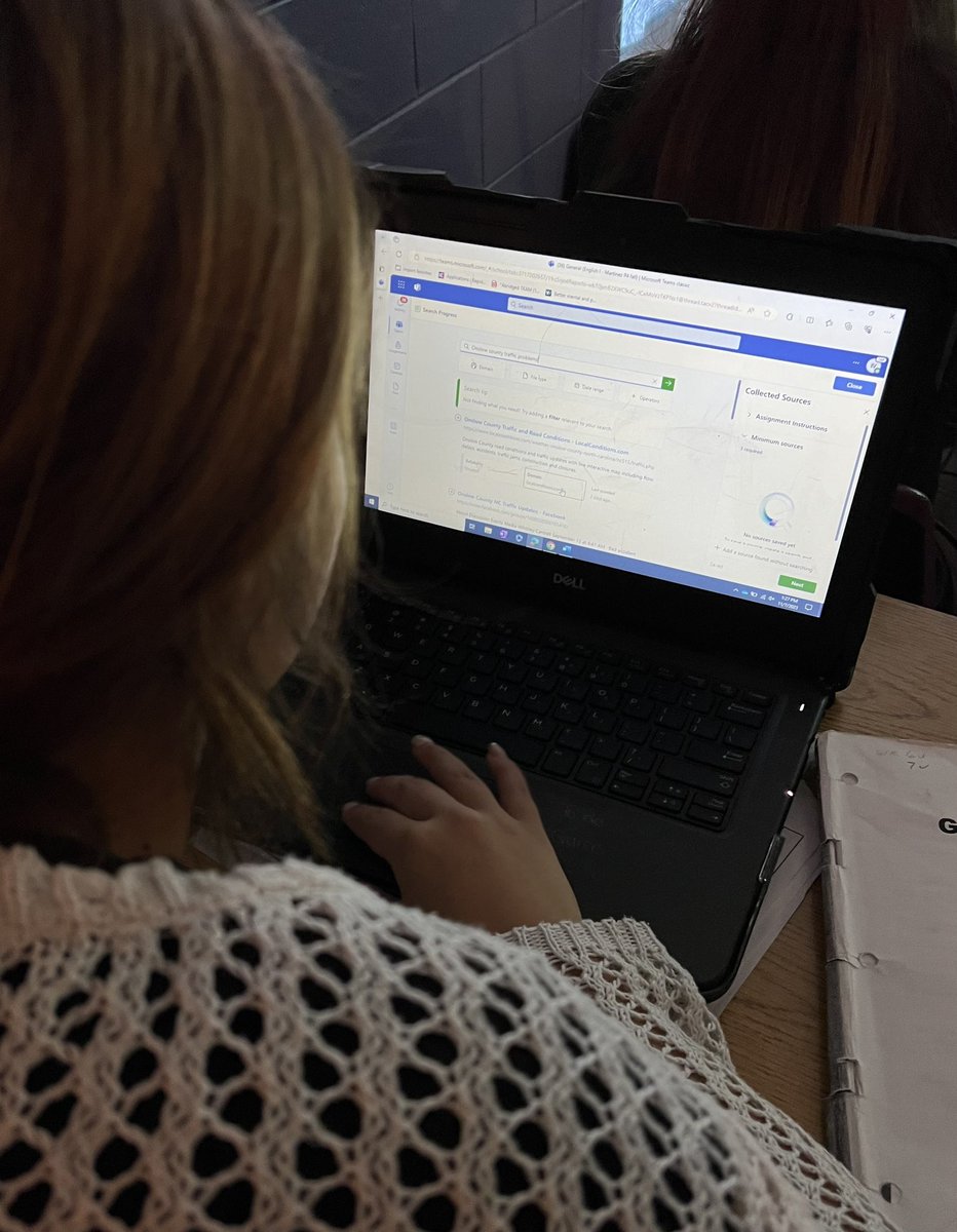 erinjurisich's tweet image. These @SwansboroHS freshman are researching issues affecting our local community. The teacher invited me in to introduce #MicrosoftTeams #SearchProgress &amp;amp; commented on how much student buy-in she observed as they worked w/ this Learning Accelerator 🙌 #MicrosoftEDU #OnslowDLT
