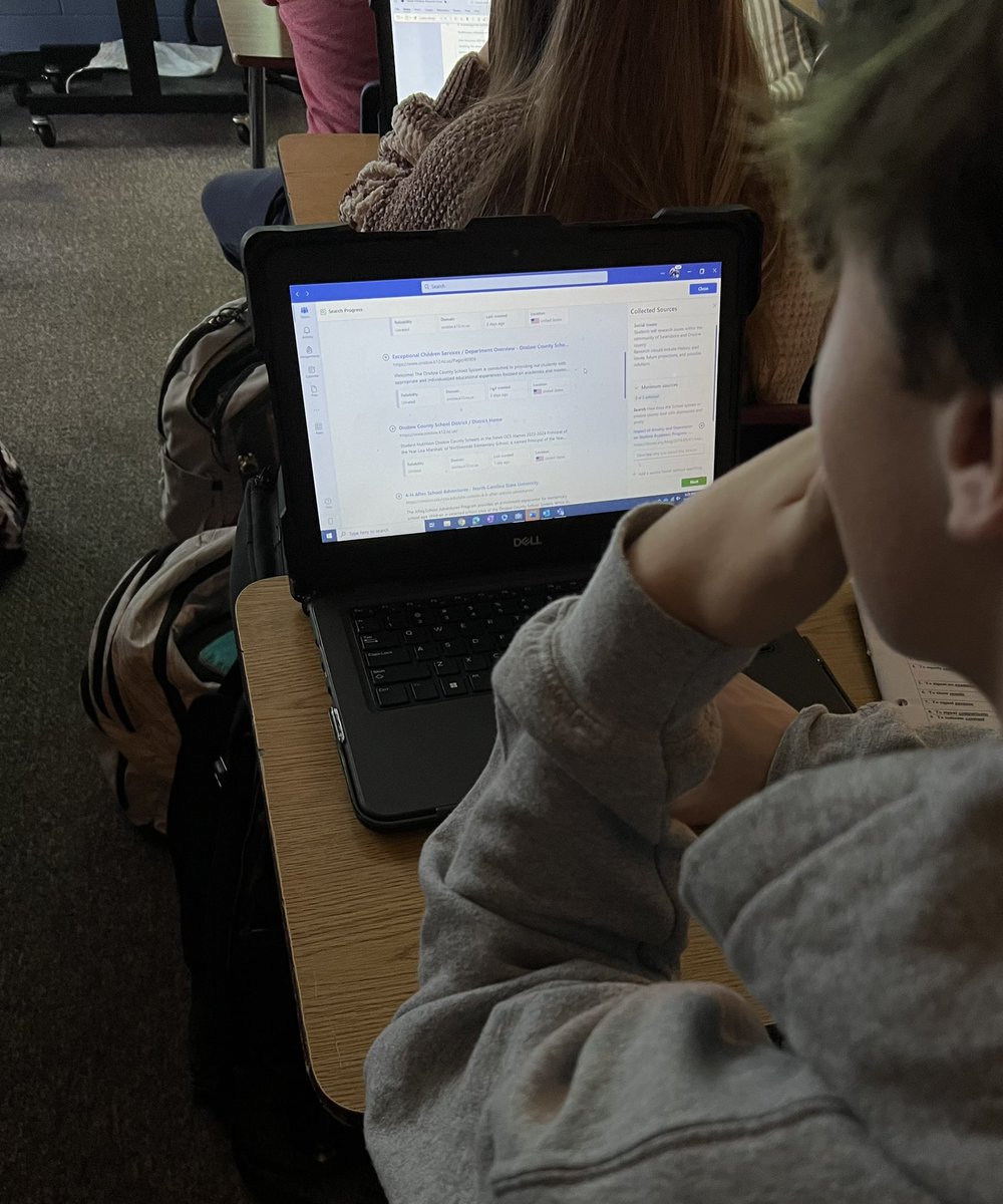 erinjurisich's tweet image. These @SwansboroHS freshman are researching issues affecting our local community. The teacher invited me in to introduce #MicrosoftTeams #SearchProgress &amp;amp; commented on how much student buy-in she observed as they worked w/ this Learning Accelerator 🙌 #MicrosoftEDU #OnslowDLT