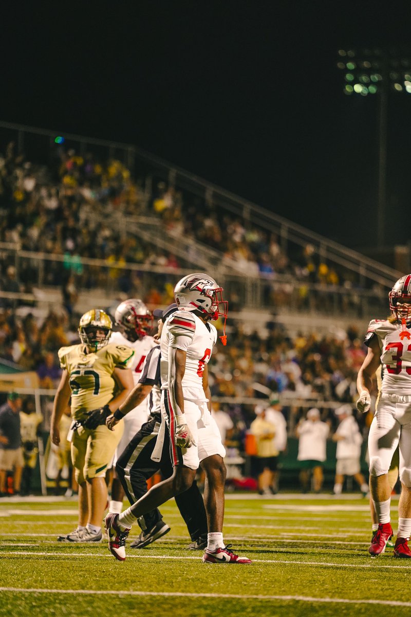 Full Season Highlights 
hudl.com/v/2MU1Es
- 2 tds
- 3 ints
- 1 ff 
- 22 pbus 
- 50 tackles 
#HUNT