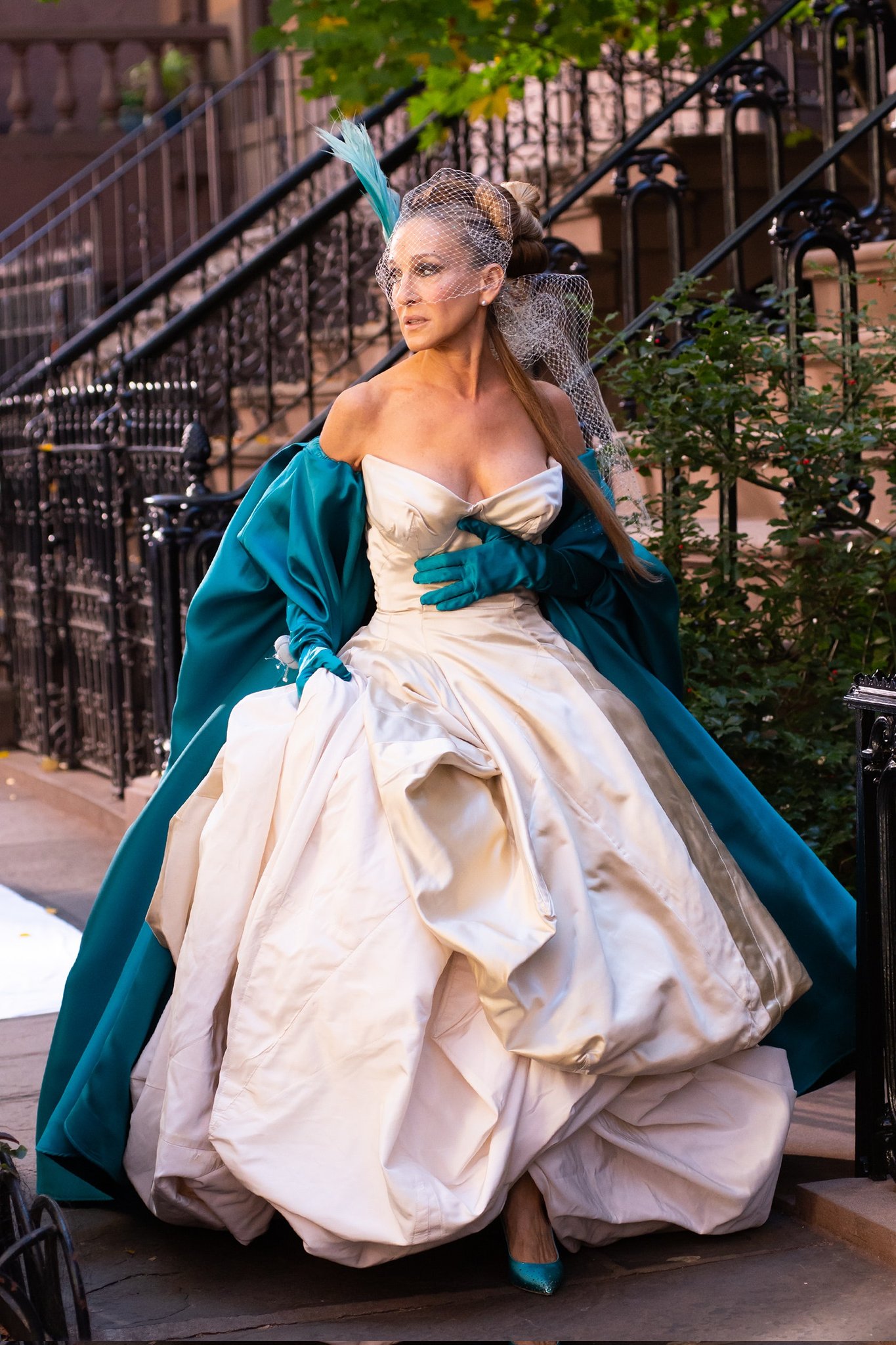Carrie bradshaw dior dress hot sale