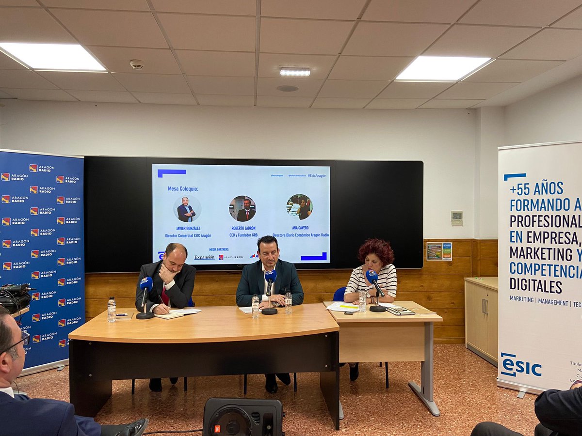 👉Continúa la 23º jornada de #CasosAragonesesDeExito con un coloquio entre: - @javieresic Director Comercial de #EsicAragon - @caverovero Directora Diario Económico @aragonradio - Roberto Ladrón CEO de @grbmixers @ESICEducation @expansioncom @Agreda_MB #CasosAragonesesDeExito