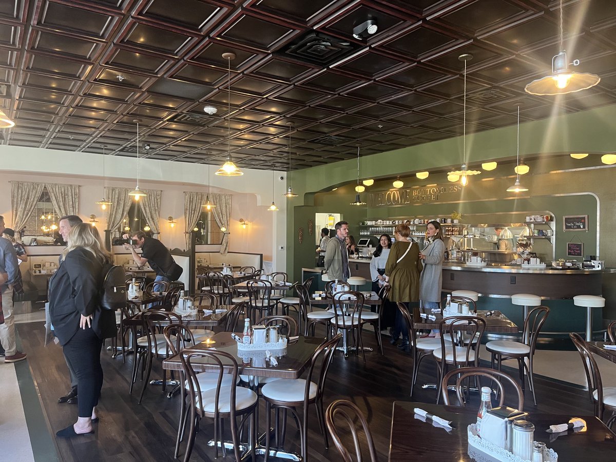 DeniseRosch1's tweet photo. Remember the contest: Win A Diner?
It’s now open at Charleston & Maryland Pkwy. Winne & Ethel’s!!
Two year labor of love to capture the feel of a 1940’s restaurant. #Yesco even donated sign out front. @News3LV @DapperCompanies https://t.co/HjD7HIrS1A