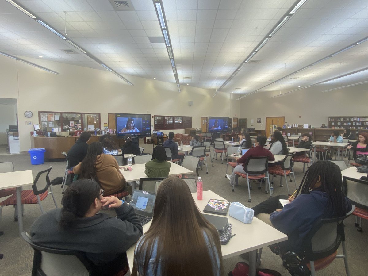 rchlmc's tweet image. Today was our virtual visit with author @BrittneyMMorris and she. was. AMAZING. So grateful that our @SGHSStorm students got to meet and engage with her. Huge thanks to @NCSLMA for this gift! #GCSLibrariesEngage