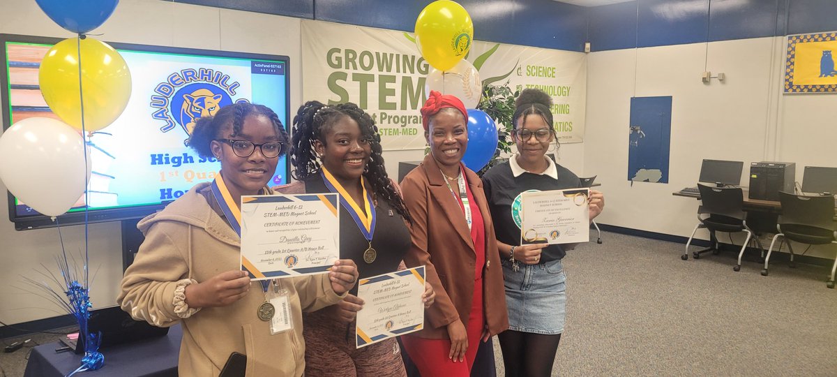 TTRich242's tweet photo. CONGRATULATIONS 👏 🎊 💐  to @Lauderhill612 Rhythmic Panther Dancers High School students for receiving ALL A's for QTR1. #Dancers #PantherPride #Academics #SocialLife  #RPD ForevROAR 🐾 @BarBioL612 @L612S @mschryssi https://t.co/HteqHByQfj