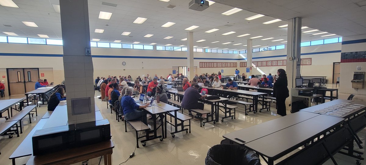 LedayAl's tweet image. The @SGHS_Titans staff are hard at work learning how to properly use #Ellevation for supporting our EB students! @GISD4EBs @drlopez23 @Doc_torSus