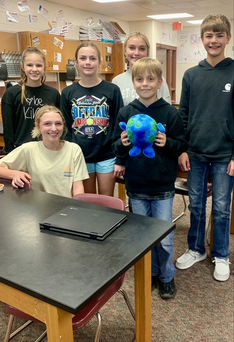 hcallihan's tweet photo. Today @LearnWithMundo got to participate in our MS Digital4Good group and help create content to share our school's story... #NEDigcit #learnwithmundo @mbfxc @MrsCoover #ginwvikings https://t.co/Shp55gvzPL