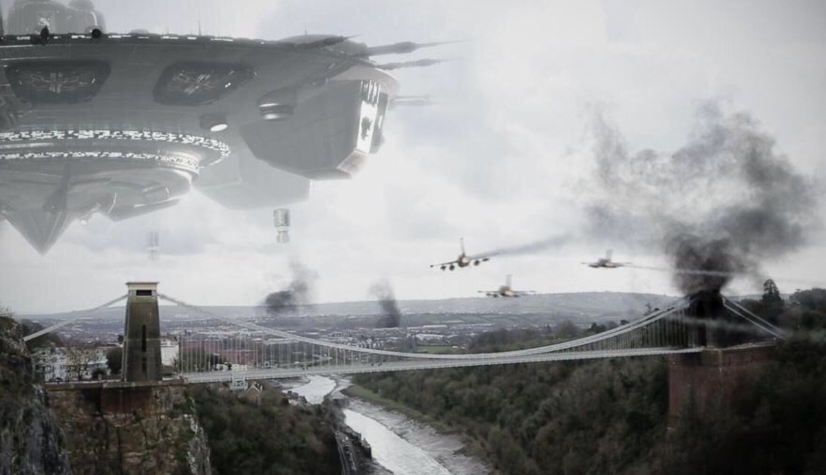 “Horizon” was a sci-fi drama web series which ran from 2015-2017.
Over its two series, it told the story of a hostile alien invasion of Bristol from the perspective of a group of five friends.