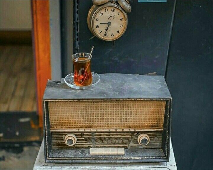 'İlacı olmayan bir hastalıktır hasret, içtiğin çayda söylediğin türküde bile aklına gelir...'