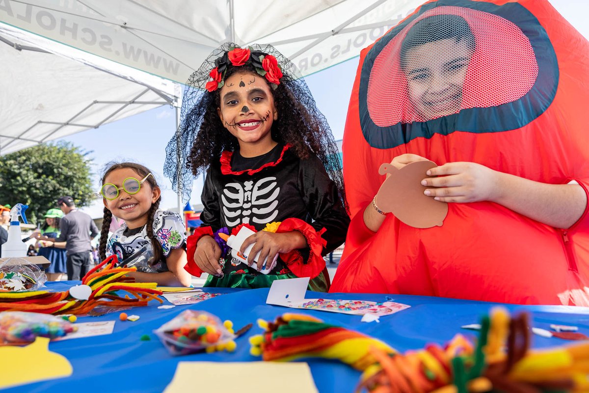 ScholarshipPrep's tweet photo. What a fantastic day at the SPOC Fall Festival! Our community came together for fun activities, delicious food, and face painting, and connected with several community partners. Thank you to all our volunteers and partners who made this day possible! https://t.co/k4mPaXexnP