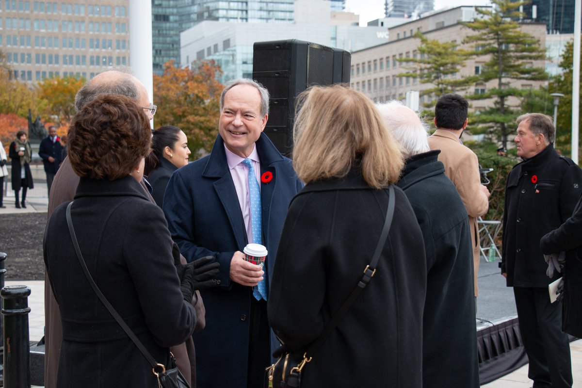 A remarkable ceremony at Queens Park, honouring the late Queen Elizabeth II through the unveiling of her commemorative statue. Her incredible 70 years of service safe-guarded our democracy and played a pivotal role in building Ontario and the Commonwealth. 🇨🇦🇬🇧