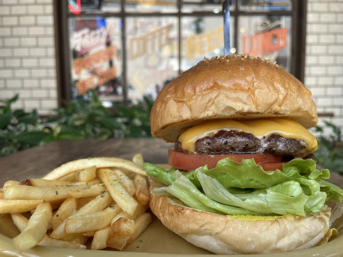 ☟
11/8(wed)

Business hour
【11:30〜22:00(21:30lo)】

break time
【15:00〜17:30】

#cheeseburger

#unchaindiner#americandiner#hamburger#diner#skytree#unchainburger#foodieburger#アンチェインダイナー#ハンバーガー#フーディーバーガー#押上#錦糸町#押上ランチ#スカイツリーランチ