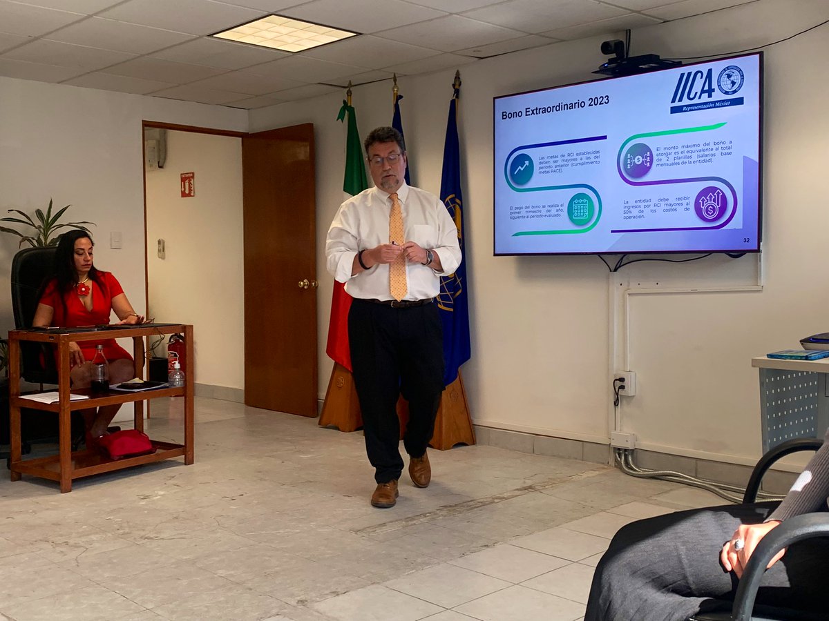 IICAMexico's tweet photo. La Representación del #IICAMéxico evaluó los avances de su Plan de Acción 2023. Se tomó conocimiento de los aspectos pendientes y se plantearon lineamientos para las acciones de cooperación del 2024 y para el #PAEN @IICAnoticias https://t.co/bqNdw19dT6