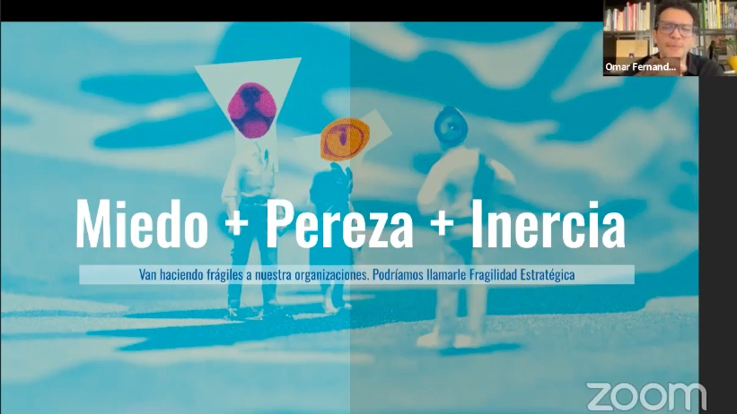 consumer_truth's tweet photo. "El miedo, la pereza e inercia se van anclando en las organizaciones. El hagamos las cosas porque siempre se han hecho así" Omar Romero 🇨🇴 de Victory en los #PlanningTalks de @APGPeru propone sacar lo mejor de los líderes juntos!

#Planning #Insights #Estrategia #Juego https://t.co/qrPP1HHGmS