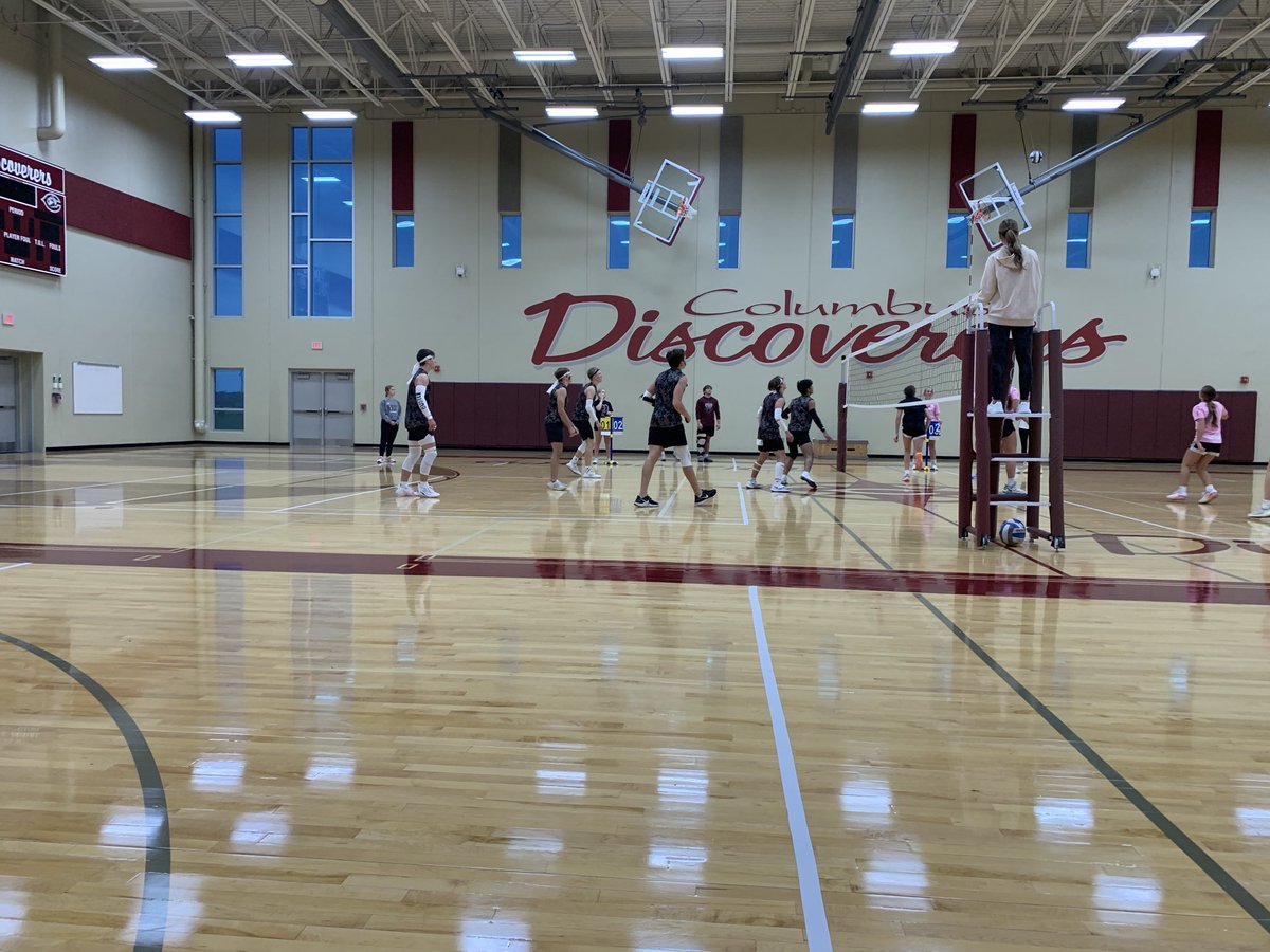 tkwapnioski's tweet photo. Congratulations to the ⁦@DiscovererWay⁩ #VBTeam for winning the Ironman VB Championship.  They let the boys have the first set to build their confidence only to show them who the real VB players are in sets 2 and 3 👊#GoDiscoverers #CHSStuCo #TheDiscovererWay #GirlsRule https://t.co/mlfPbZVgxE