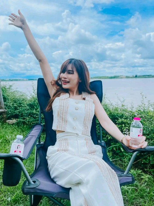LisaAll90889348's tweet photo. เบื่อความร้อน ต้องการความรัก 😝🤭🤭 #หาคนคุย #เหงา https://t.co/SXx0LIfrMe