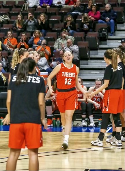 FHS_gbball's tweet photo. Guess who’s back?? Proud to announce ⁦@EllieClayton_2⁩ is back at FHS coaching our 9A team this season. We are lucky to have her in our program! 🏀🐾 https://t.co/WAWvNx9AjR