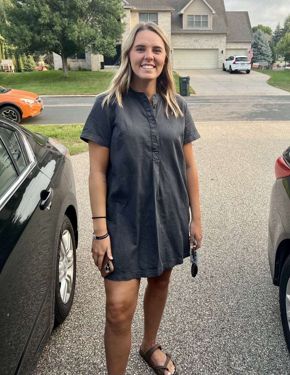 Guess who’s back?? Proud to announce ⁦<a href="/EllieClayton_2/">Ellie Clayton</a>⁩ is back at FHS coaching our 9A team this season. We are lucky to have her in our program! 🏀🐾