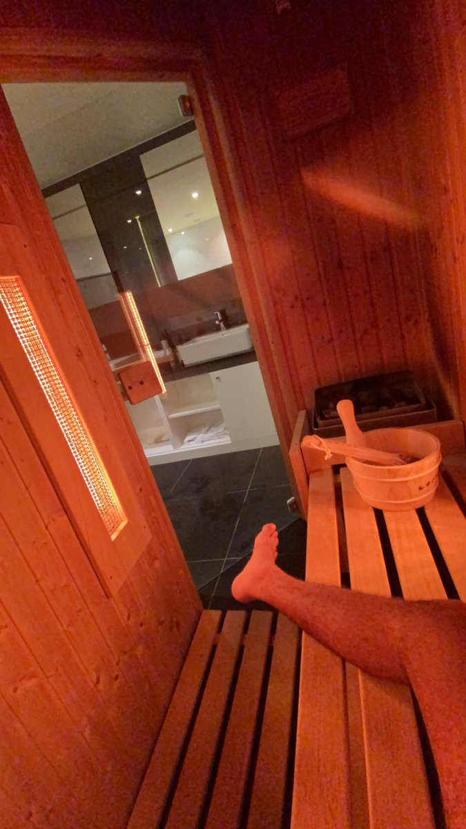 MarocDomi's tweet photo. Come and enjoy with me this suite with sauna and more🍸💦👣💥
#findom #BDSM #SM #slut #slet #domination #domi #gay #bi #maroccan https://t.co/7iwjPZl5JZ