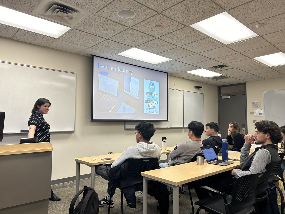 CornellSciComm's tweet photo. How can you become a professional science communicator? @lisampmunoz talked to @CU_BIOG3500 &amp; @CornellSciComm students today about the challenges and benefits of being a #scicomm practitioner. Great conversations in @myndwalk’s &amp; @sensitivsci’s Applied Scicomm class! #cuscistory https://t.co/TcBkUOSgz8