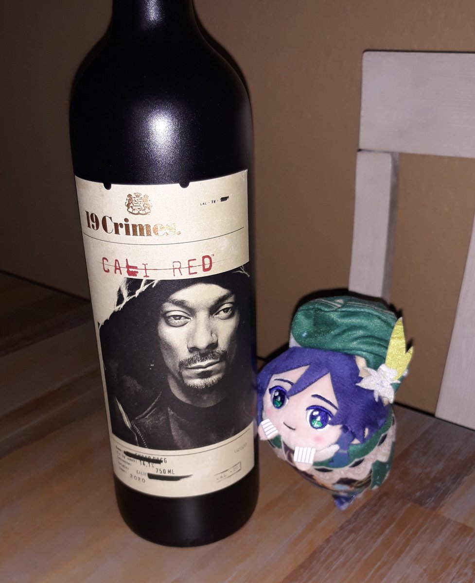 hawkco13's tweet photo. venti found the snoop dogg stash https://t.co/Z5Y6VERHmg