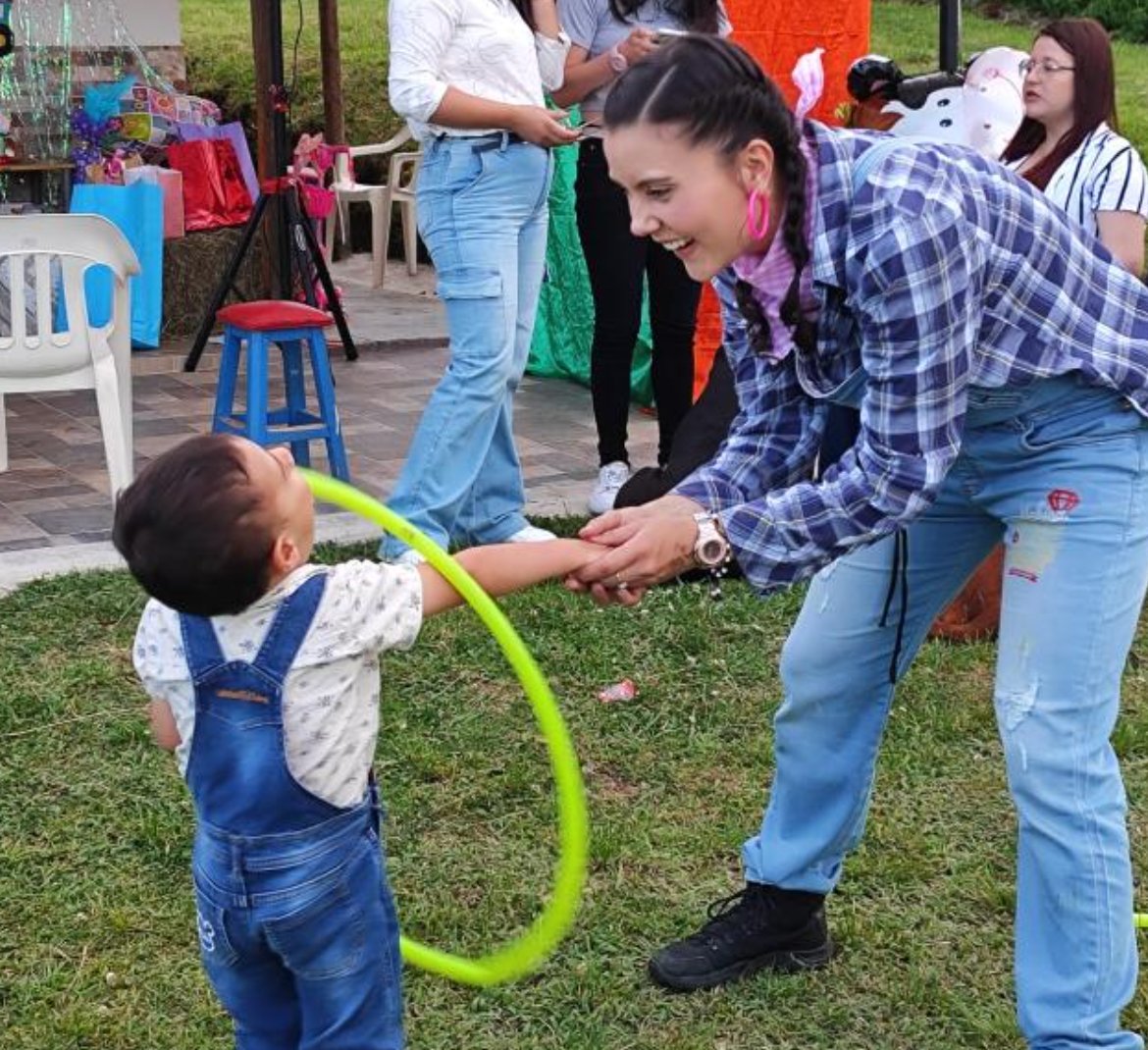 LandfinT's tweet photo. Playing with my son 😍🥰 https://t.co/v2iw1GWTqL