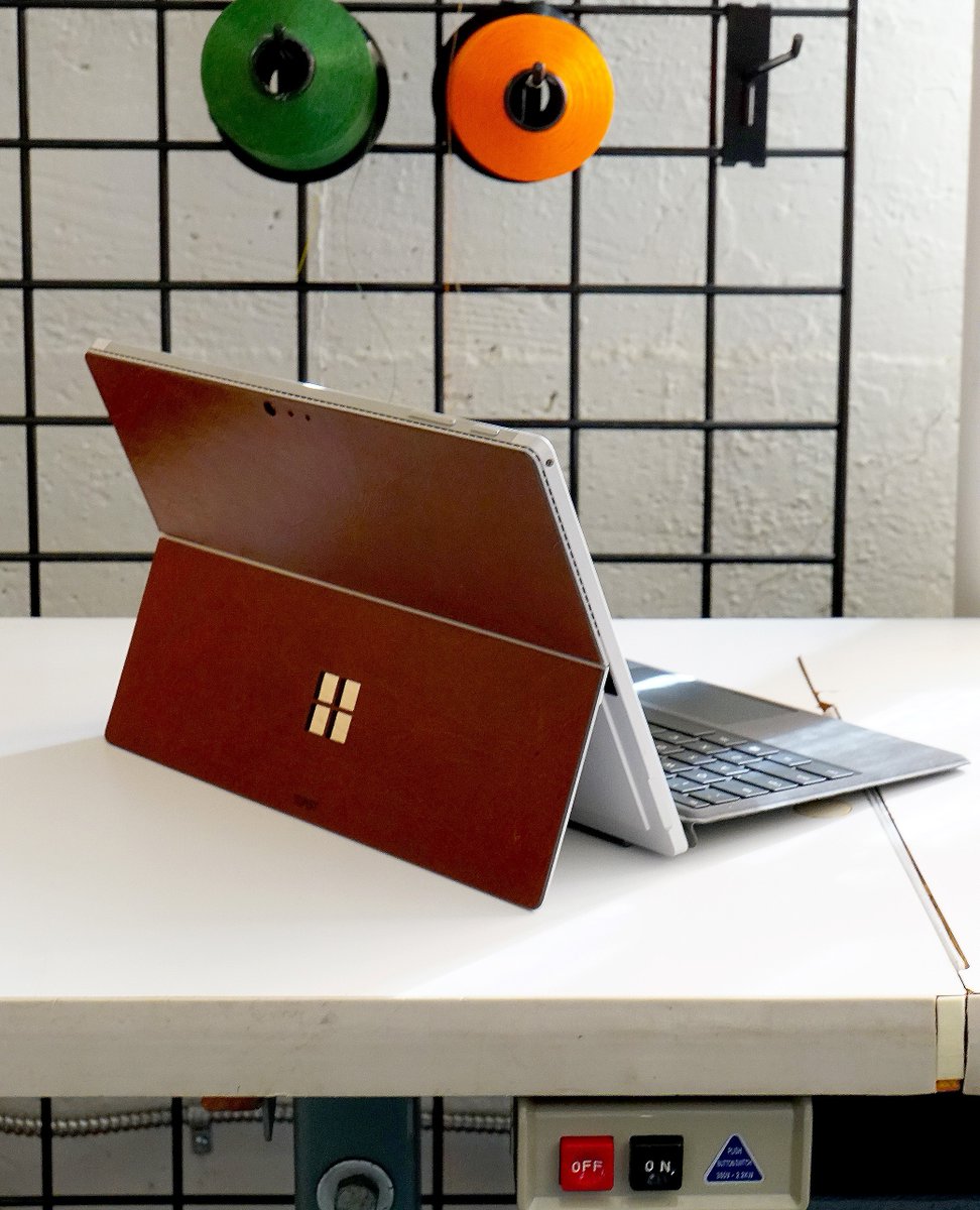 Toastmade's tweet photo. Spice up your Surface Tablet with a leather cover from Toast!
#surfacepro #microsoft #windows #surface #surfacebook #art #digitalart #microsoftsurface #drawing #surfacego #laptop #surfacelaptop #sketch #artist #illustration #dell #hp #techsupport #macbookpro #apple #tablet #draw https://t.co/TtfbIguCqR
