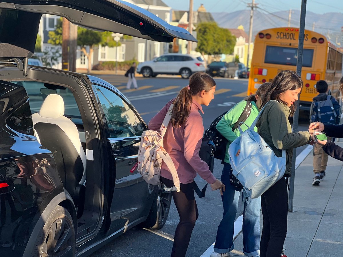 Today, we were thrilled to host the first Eco-Tuesday of the year: Sustainable Mobility Day! 

Nearly 50% of our middle and high school students took the initiative to get to school more sustainably, whether that be by carpooling, taking the bus, biking or walking! 🙌