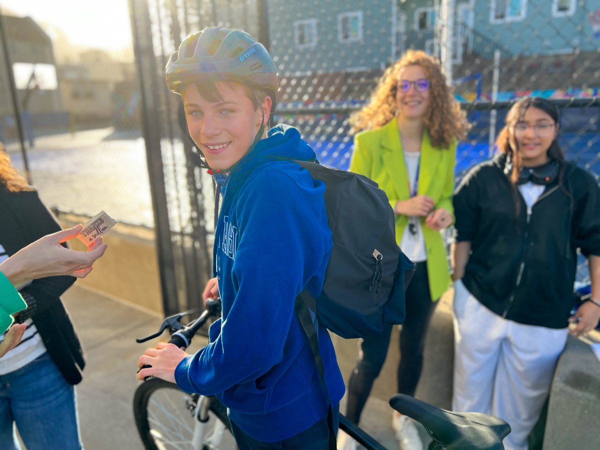 Lycée Français de San Francisco tweet media