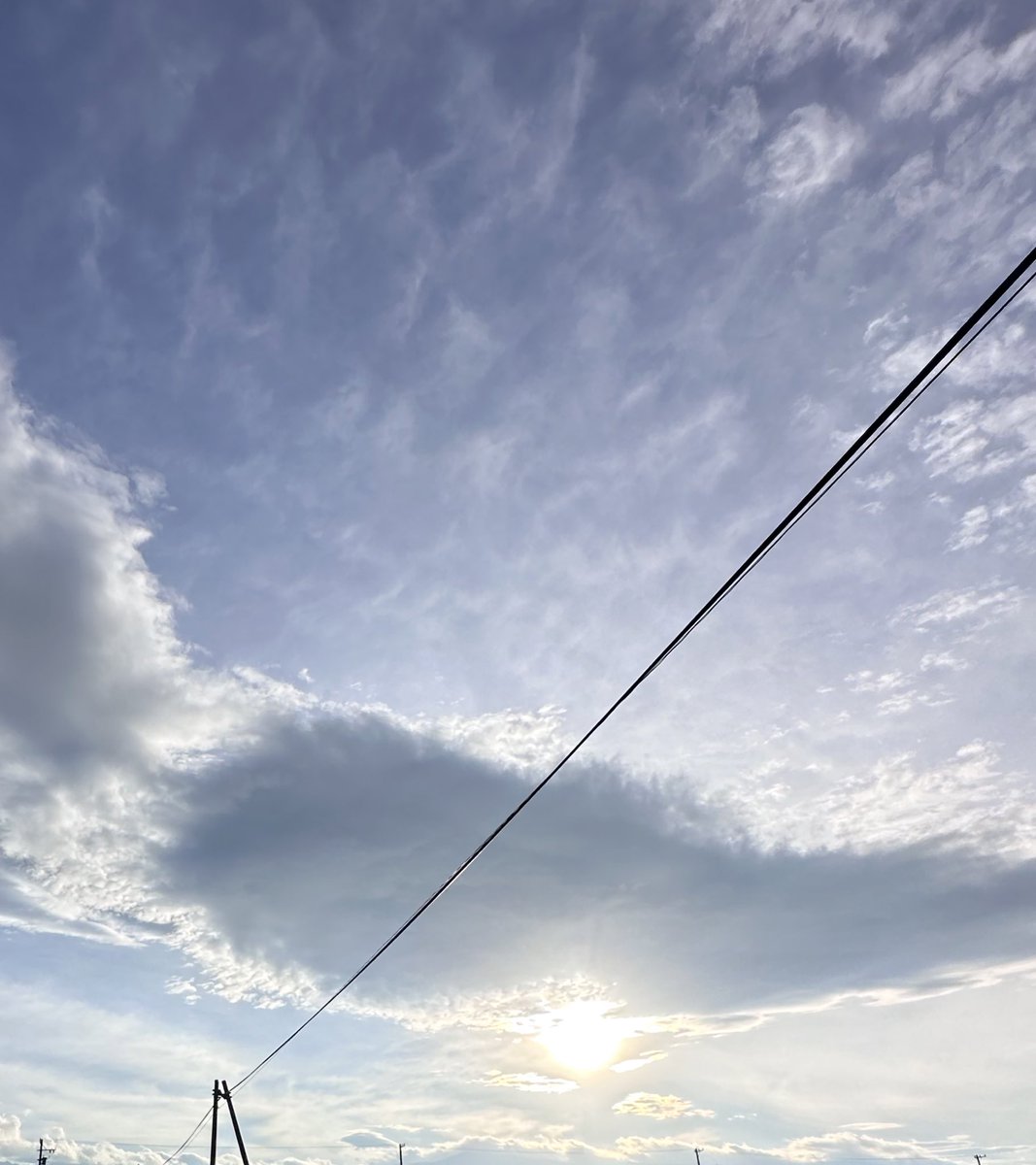 おはようこざいます！
連休明けの週の真ん中水曜日です！
もう週の半分まで来ました。忙しくしていると時の流れが早いですね。頑張っていきましょう！！
 #おは戦51108ns 
 #企業公式が朝の挨拶を言い合う 
 #企業公式秋のフォロー祭