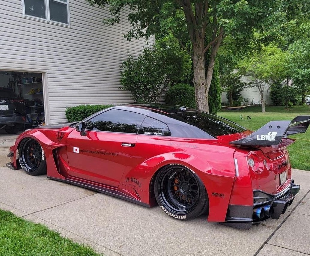 Nissan R35 GT-R