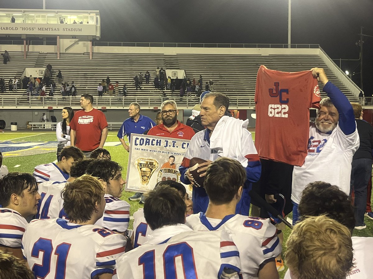 Check out the recap of John Curtis Christian’s 41-7 victory over Karr, giving J.T. Curtis his milestone 622nd career victory as the head coach of the school. gridironfootballusa.com/the-magic-numb…