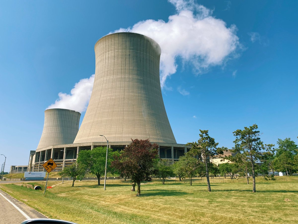 cornoisseur's tweet image. Tell your reps that BIG IS BEAUTIFUL. 

Megawatt reactors didn’t build the Illinois grid. Gigawatt energy cathedrals did. 

generationatomic.org/take-action/li…