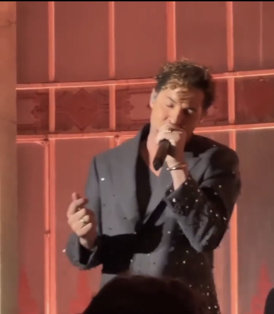 dbfansdevzla's tweet photo. Imágenes de hoy en la Gala de los Premios Esquire Hombres del Año 2023 , donde interpretó también Tengo Roto el 💔
@davidbisbal @EsquireEs https://t.co/omqMEVW6VB