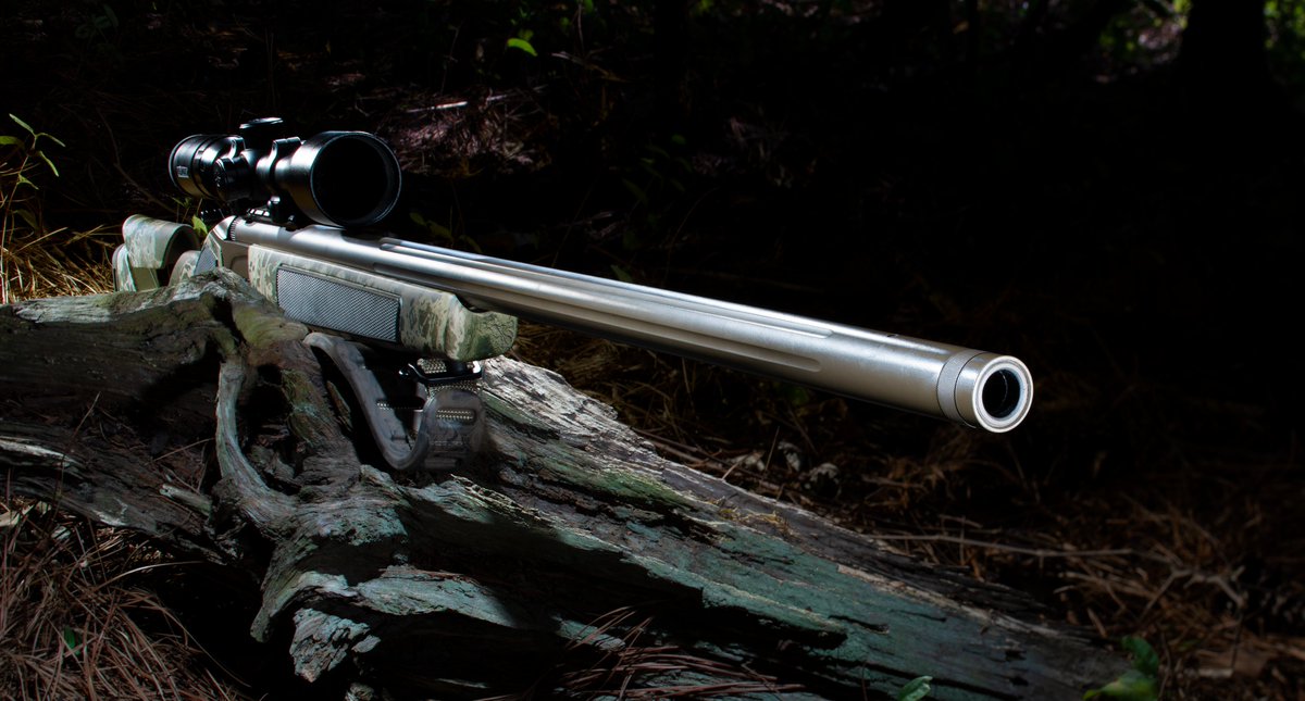 FearAndLoading's tweet image. @CVAMuzzleloader with its @BergaraBarrels make it tough to get bad photos for articles. #FearAndLoading #guns