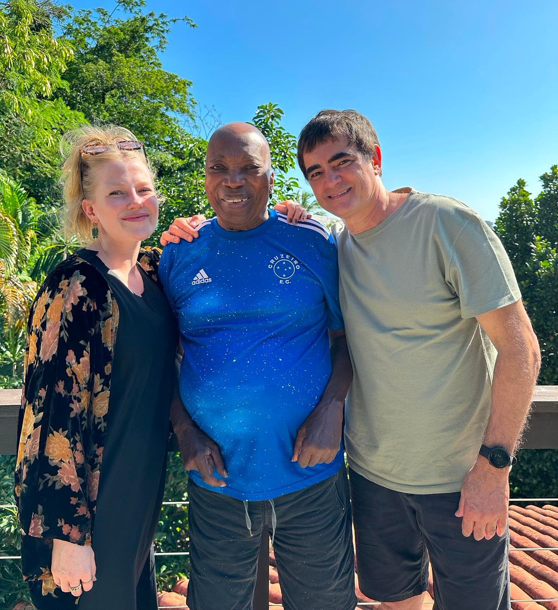 Hoje recebi a visita dos meus queridos @samuelrosa e Laura Sarkovas Tivemos uma tarde maravilhosa! Obrigado, amados amigos, pela visita ❤️.