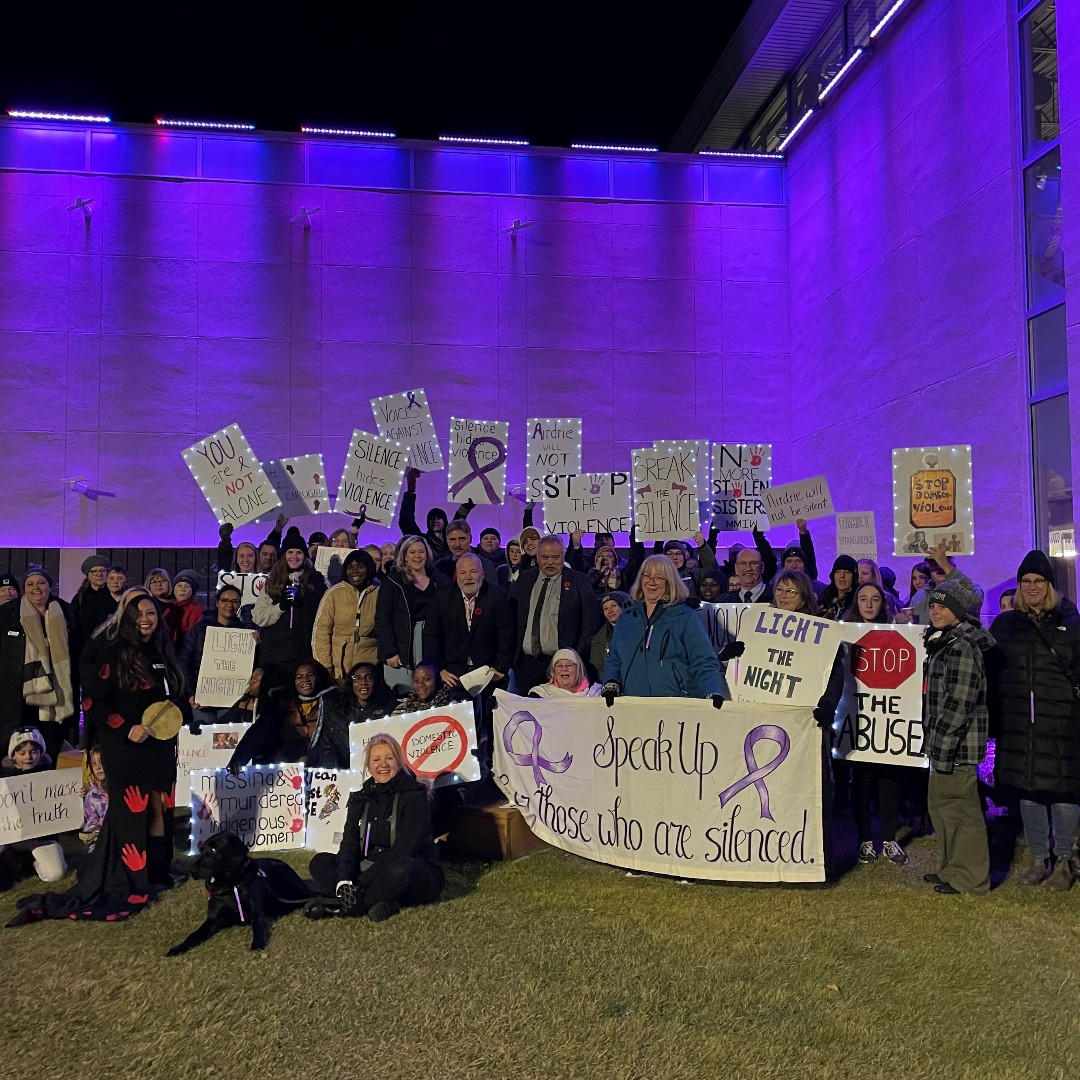 nrvcl's tweet photo. It was a beautiful night seeing everyone support Family Violence Prevention Month!
.
Did you know that Mayor Peter Brown declared November as Domestic Violence Awareness Month?
.
#airdrie #domesticabuse #lighthenight #stoptheabuse https://t.co/UVpxEDlm6Z