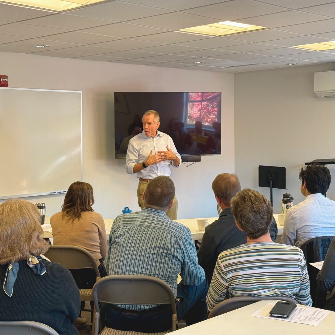 WCFChurchDC's tweet photo. There has been rich discussion in our Adult Teaching hour since we launched. This week, Elder Jerry Herbert prompted us with questions about how to understand the 4 Gospels and the parables of Jesus.

We would love to see you at Teaching next Sunday! https://t.co/z79AiJzkMU https://t.co/GrqjLgQO0X