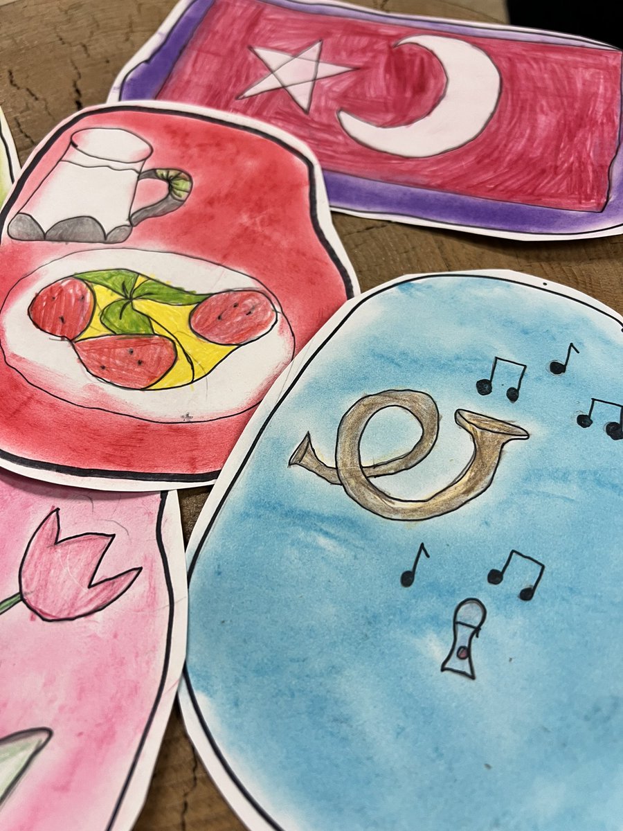 HinderYYC's tweet photo. Grade 3/4 friends are creating visuals to share their identity stories through digital literacy connected to our school provocation.
…. It starts with me. Who Am I ?
#cbeliteracy #learningthroughthearts https://t.co/mtyyEydOnL