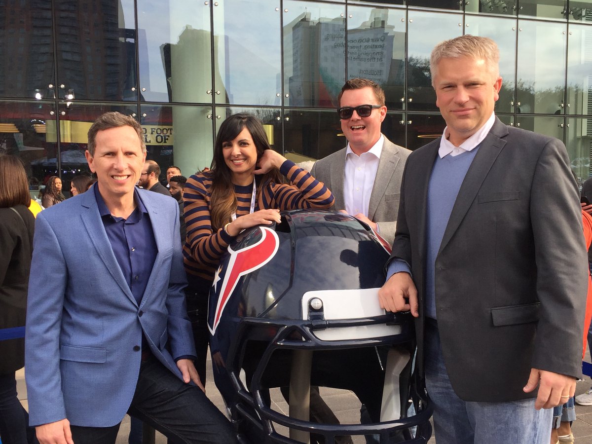 TexansVoice's tweet image. .@DeepSlant is leaving us. Our crew had so many terrific times (like here during the 2016 Super Bowl). She&apos;s been a shinning star for us and we&apos;ll miss her very much! She&apos;s leaving for a great non-sports opportunity. Her work here was outstanding! Best of luck, Deepi!