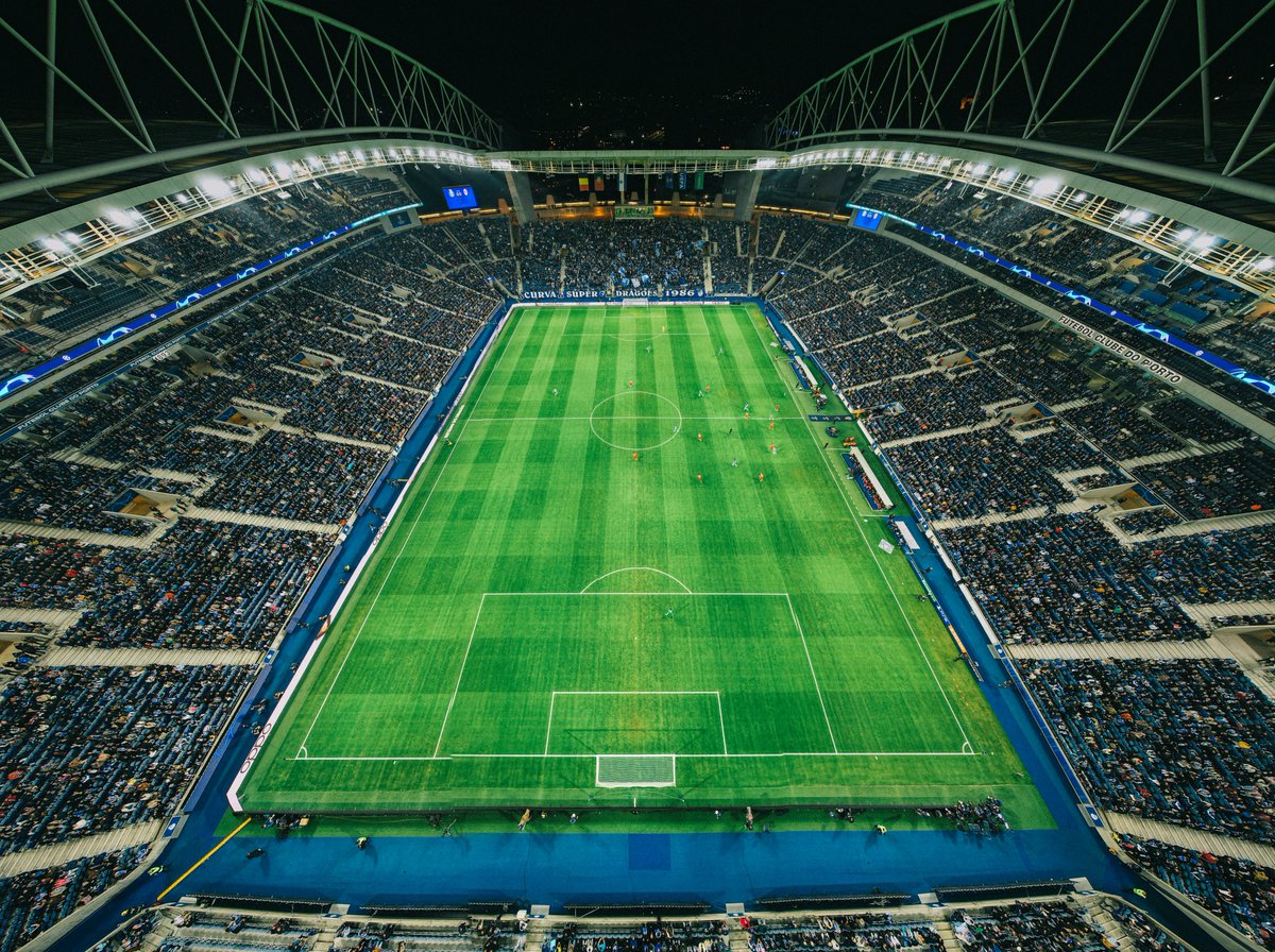 A força por trás da nossa equipa💙

#FCPRAFC #UCL