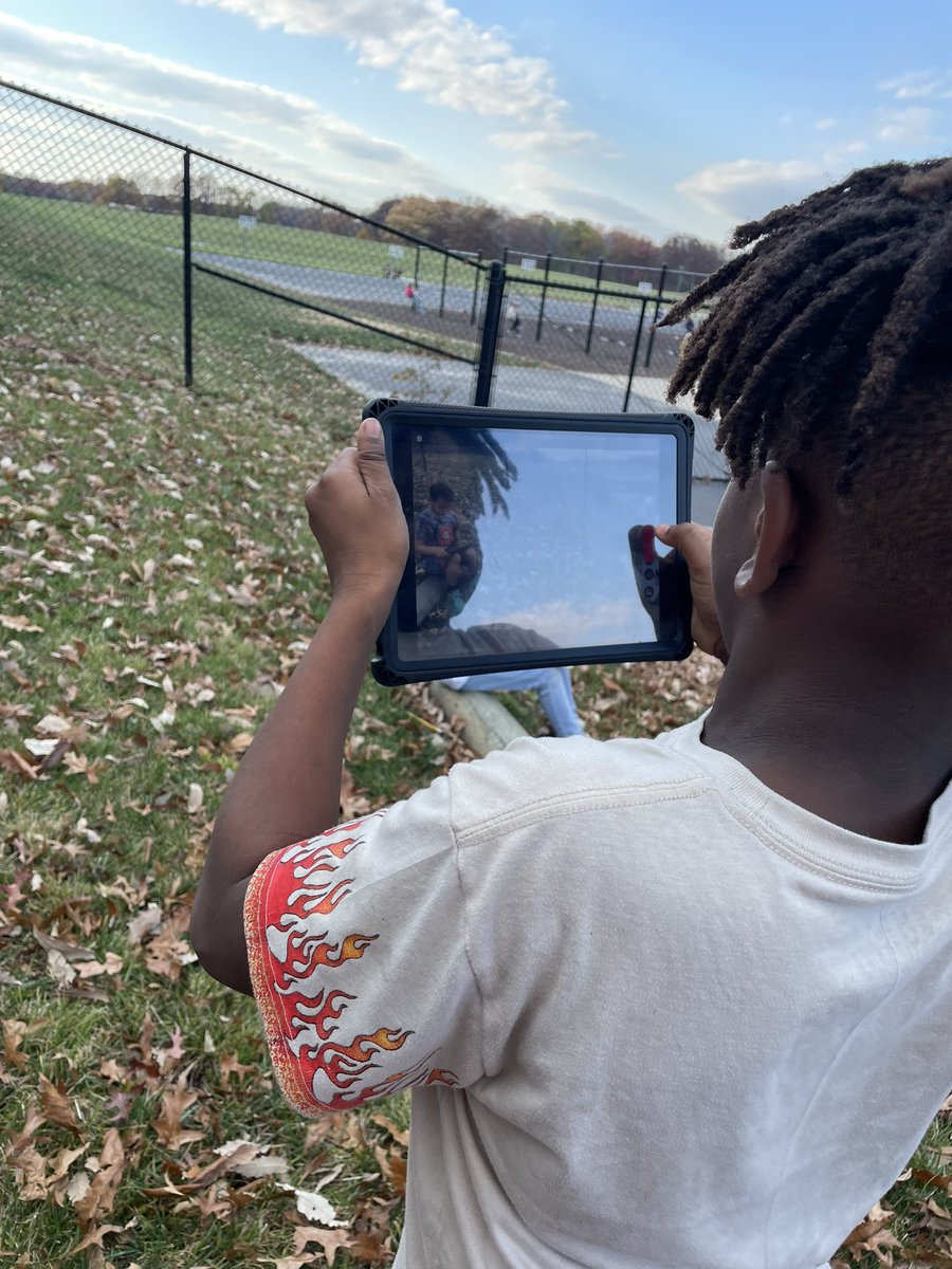 MrsKinkeadsKids's tweet photo. Killing 3 birds with one stone. Nature walk, outdoor classroom, using the clips app to share our learning. #lastminute #cremediabingo @MattVillasana https://t.co/GVDXNup8PI