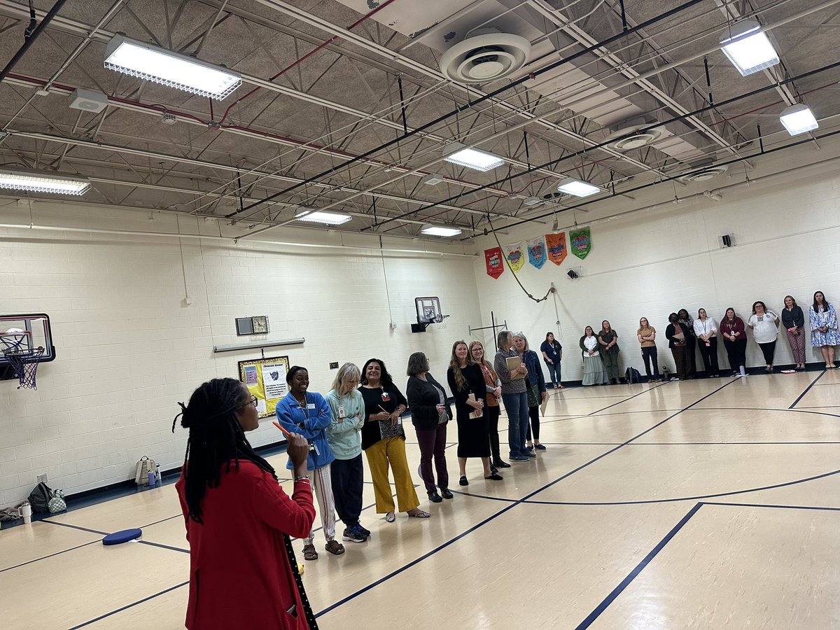 ebenezer_avenue's tweet photo. A huge thank you to our community partners- Williams and Fudge and Be Great Academy through the Boys and Girls club for sending in volunteers to ensure we were able to have a full staff meeting with all our staff! @RockHillSchools #EaglesEmerge https://t.co/2GSdBVMxrY