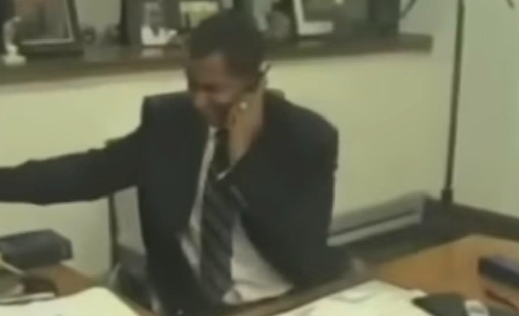 “Le Gouvernorat n’était pas mon Premier Job”

Moise Katumbi 

📸 2001 en exile dans son bureau en Zambie 🇿🇲

PR06 est un bosseur acharné 🇨🇩🙌🏾