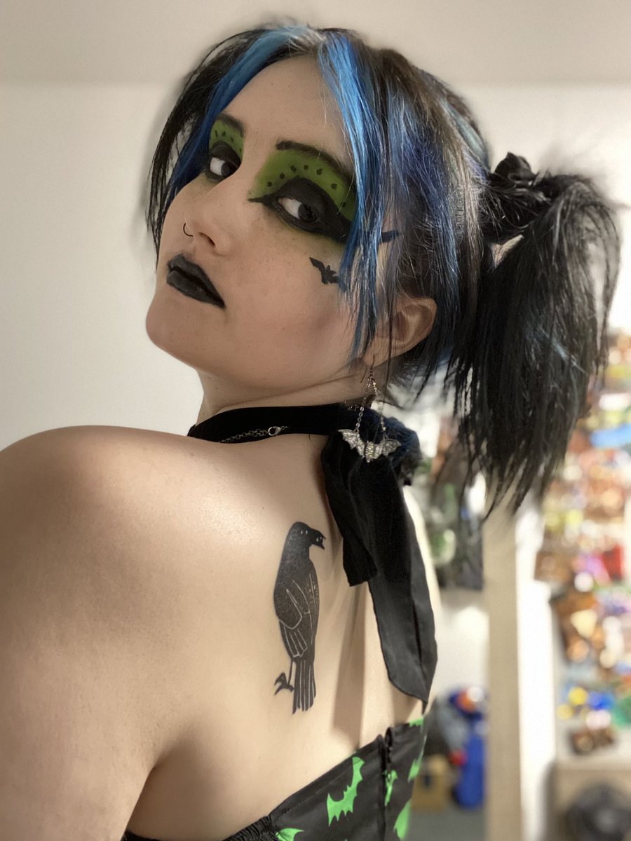wildecomic's tweet photo. Oh yeah. I have tattoos now. https://t.co/omwXTaXsZK
