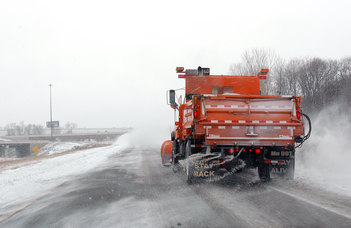We've shown that Na+ has the most detrimental effect on the greening of seedlings grown in the soil, especially in high concentrations, while wood ash (K+ salts) &amp; CaCl2 represent environment friendly snow melting agents in winter.
biologia.elte.hu/en/content/for…

link.springer.com/article/10.100…
