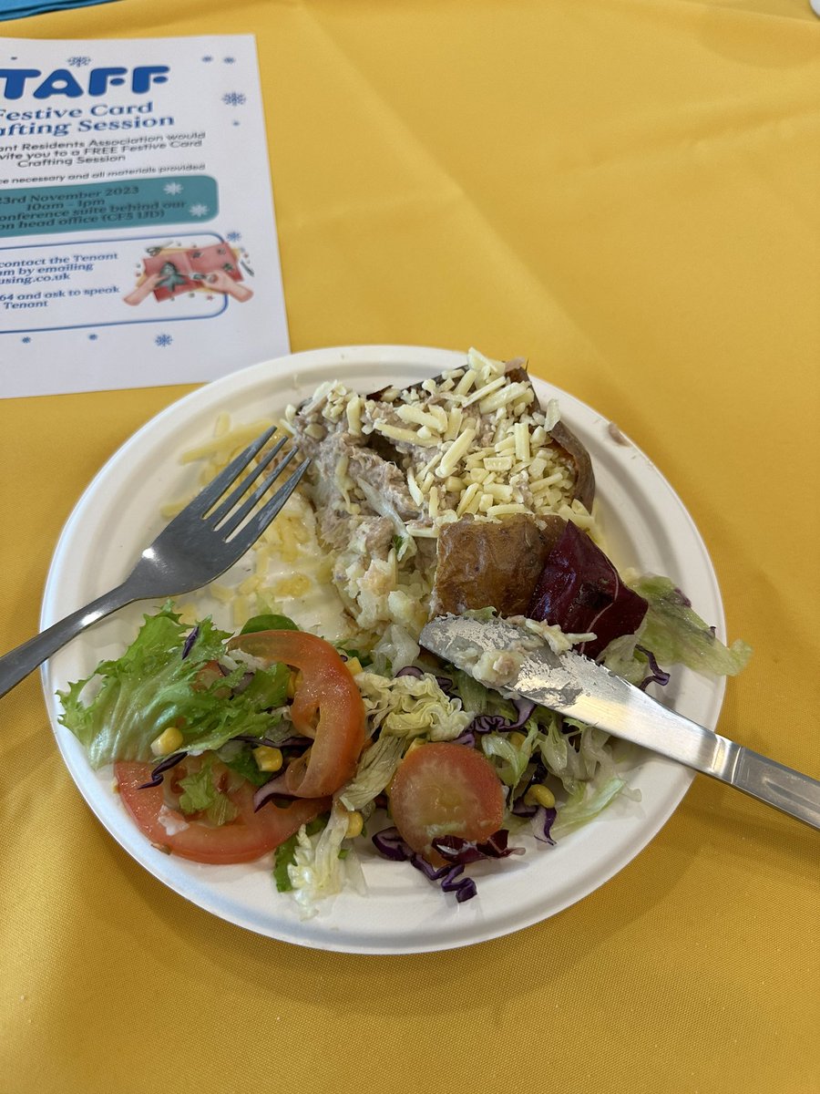 taff_Helen's tweet image. Our first @TaffHousing #WinterWellbeingClub  this year was a huge success…thanks to @ClareDickinson8 and the #CommunityInclusion team…today’s treats included free hair and nails, a free hot meal and a great opportunity to catch up with old friends and make some new ones too!!