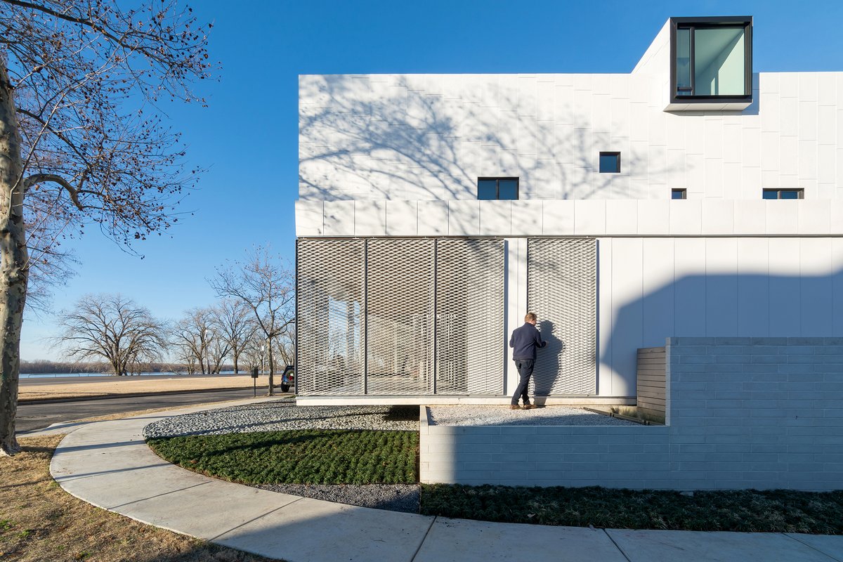 archimania tweet media