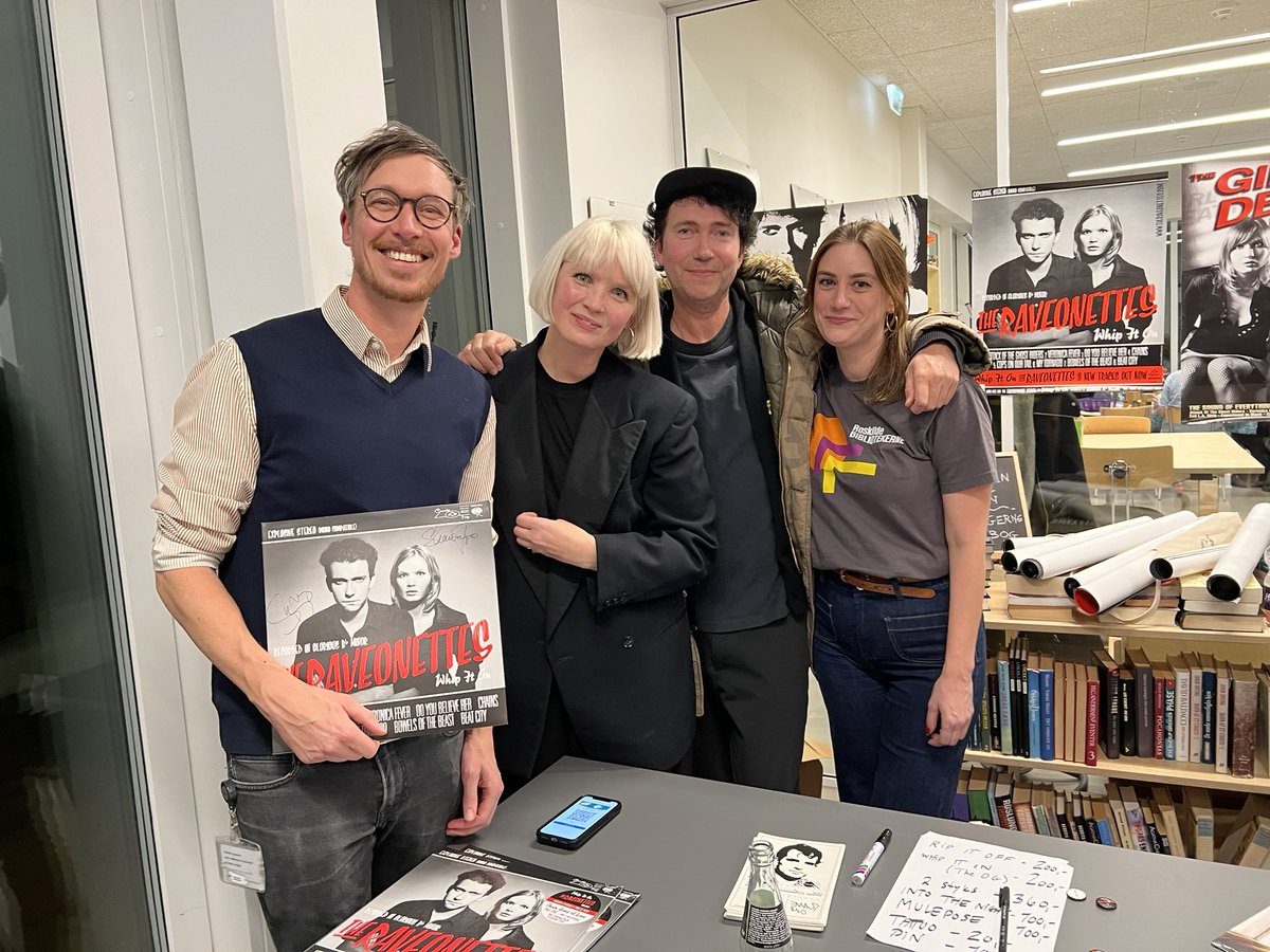 Epic night with legendary The Raveonettes at our local library in Viby 🙏 Oh music librarians rock so much 🤘❤️ @LoudinLibraries