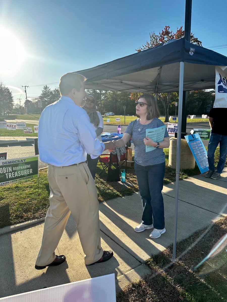 Broad Run and Sanders Corner are both looking great! Lots of dedicated volunteers and a consistent stream of voters taking Democratic sample ballots.