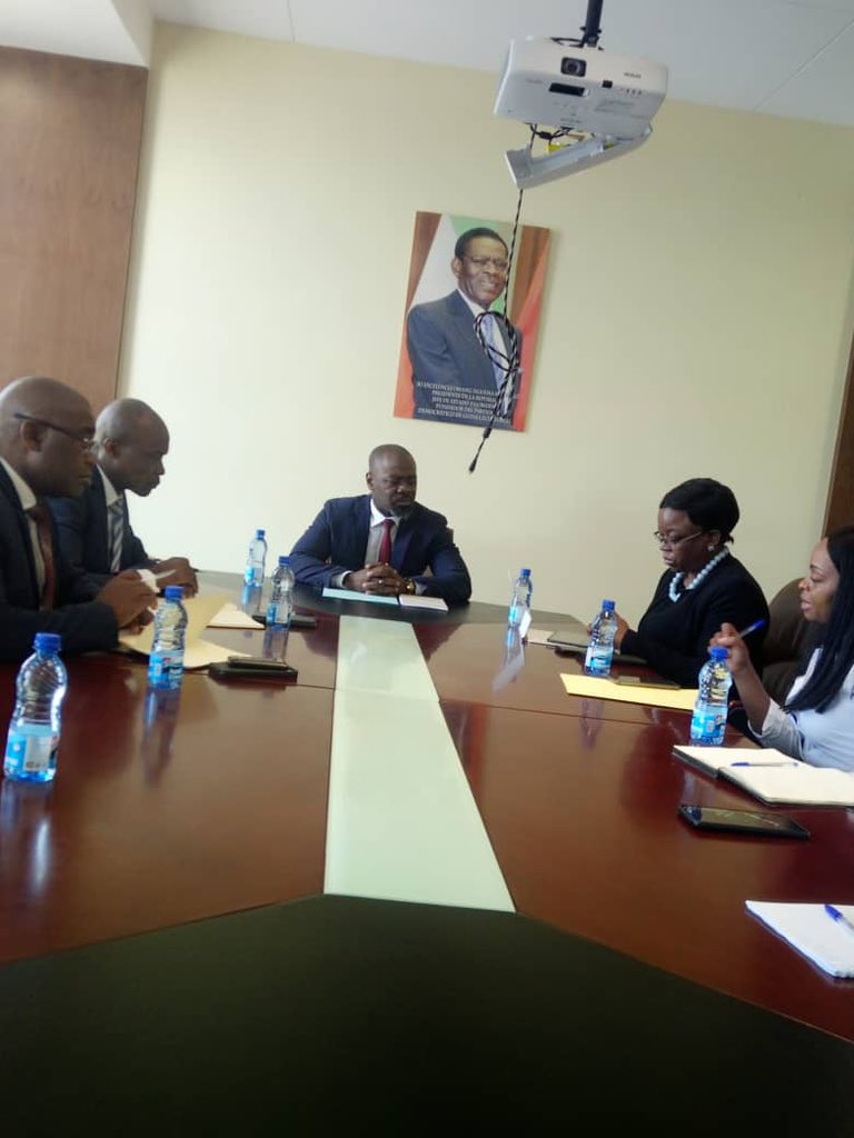 Reunión de trabajo con la directiva de la Compañía Ceiba Intercontinental, para analizar la propuesta comercial que planteó la compañía angoleña TAAG